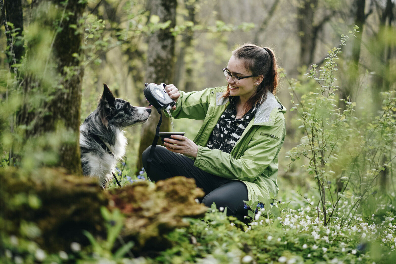 Water Bottle Dog Leash RED, builtin water bottle, collapsible bowl
