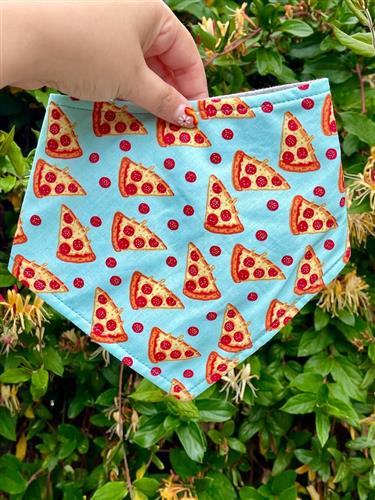 Blue Pizza Dog Bandana – Handmade Eco-Friendly Pet Accessory with Fun Pepperoni Slice Print