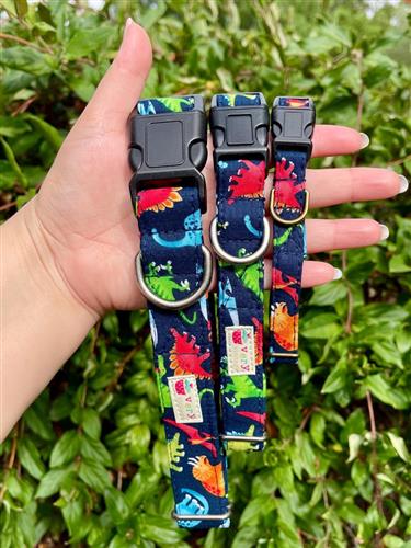 Jurassic Bark – Dinosaur Print Dog Collar | Handmade Organic Cotton Collar | Adjustable Dog Collar | Handmade Organic Cotton Collars & Leashes