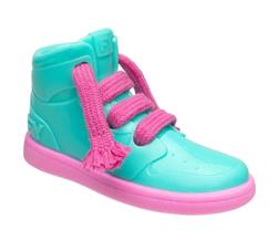 Fresh Kicks N' Licks