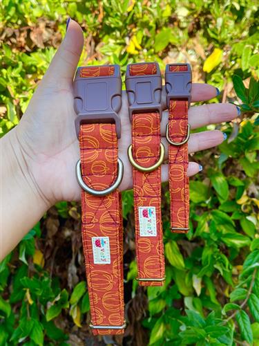 Pumpkin Patch – Orange Pumpkin Print Dog Collar | Handmade Organic Cotton Collar | Adjustable Dog Collar | Handmade Organic Cotton Collars & Leashes