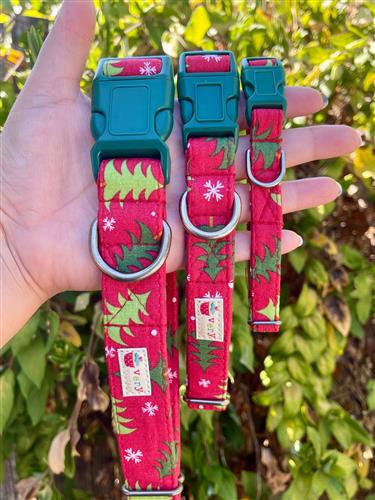 Under The Tree – Red Christmas Tree Dog Collar | Handmade Organic Cotton Collar | Adjustable Dog Collar | Handmade Organic Cotton Collars & Leashes