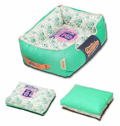 Touchdog Floral-Galore Vintage Printed Ultra-Plush Rectangular Designer Dog Bed