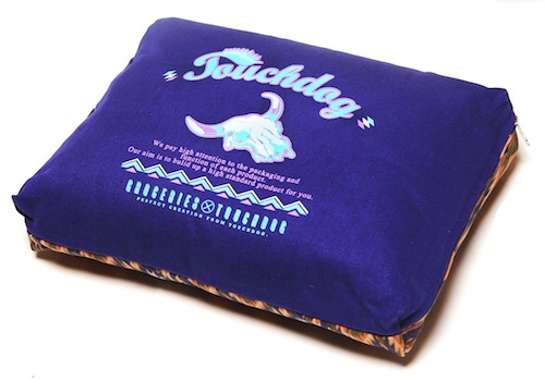 Midnight Blue Touchdog 70'S Vintage-Tribal Throwback Diamond Patterned Ultra-Plush Rectangular-Boxed Dog Bed